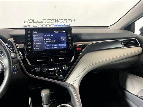 Used 2024 Toyota Camry SE w/ Audio Upgrade Package FWD image 5