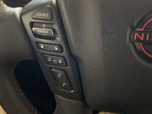 Used 2024 Nissan Titan PRO-4X w/ Pro-4x Convenience Package AWD/4WD image 17