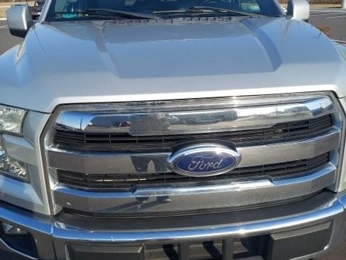 Used 2017 Ford F150 Lariat w/ Equipment Group 501A Mid image 8