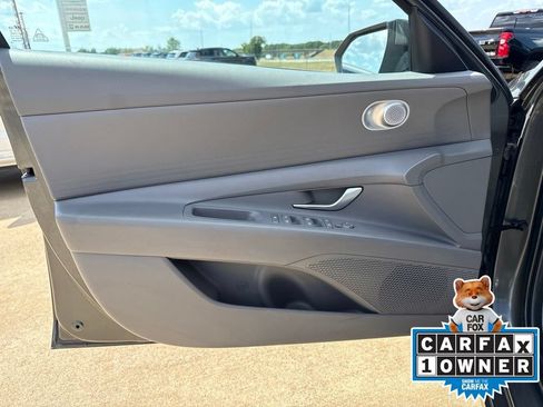 Used 2024 Hyundai Elantra SEL FWD image 6