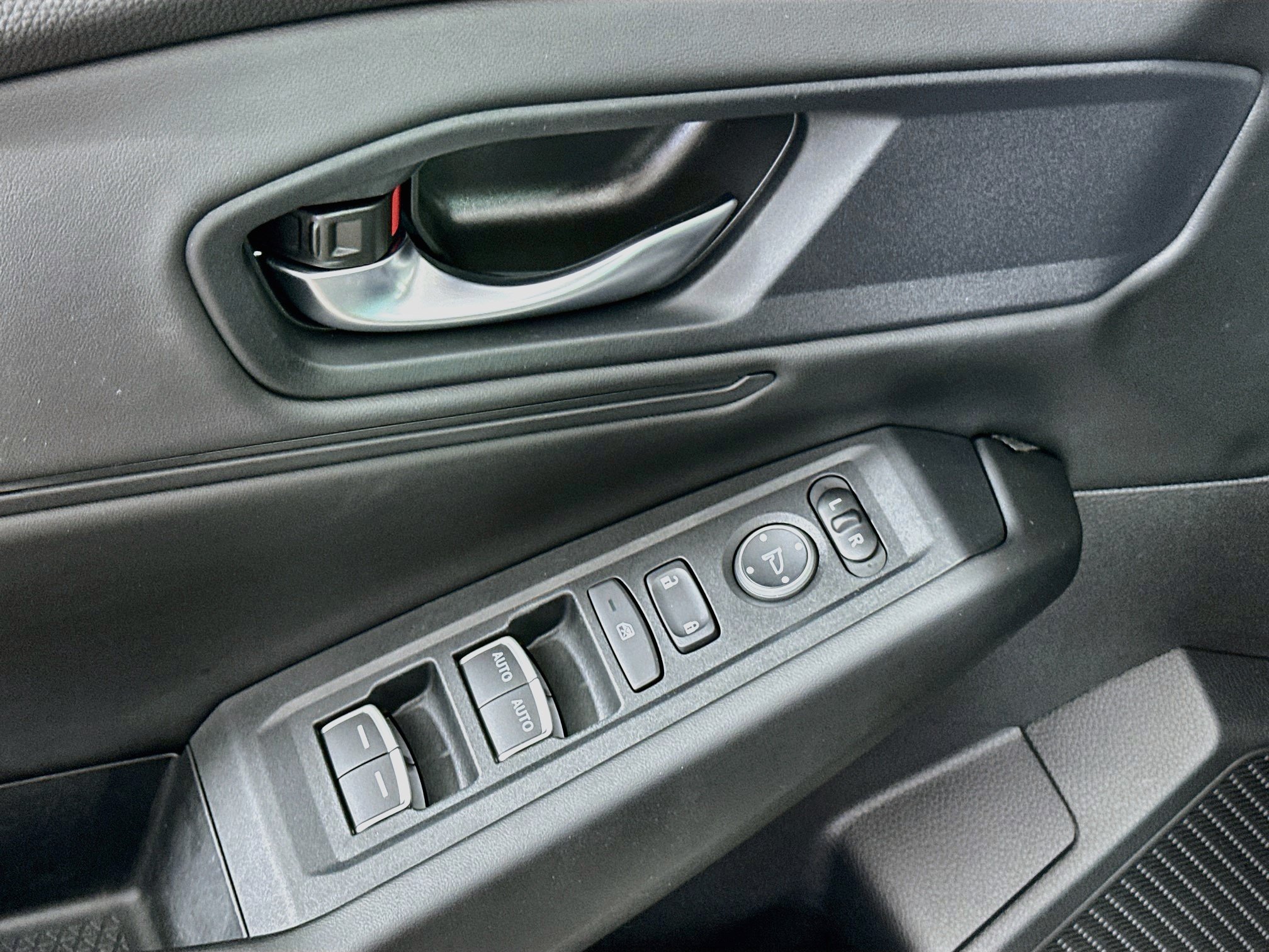 Used 2025 Honda Accord SE image 15
