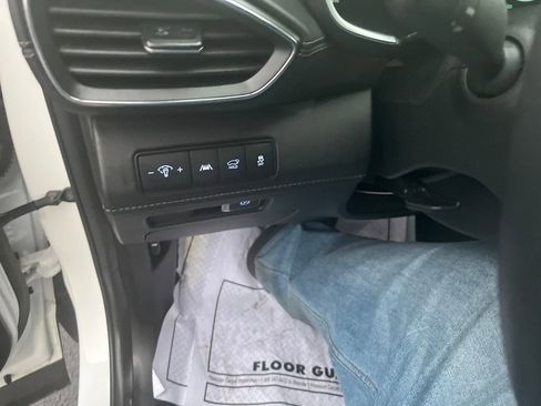 Used 2023 Hyundai Santa Fe Limited image 13