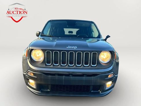 Used 2017 Jeep Renegade Latitude w/ Cold Weather Group AWD/4WD image 2