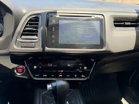 Used 2018 Honda HR-V EX image 15