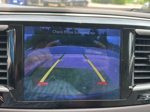 Used 2017 Chrysler Pacifica Touring-L FWD image 37