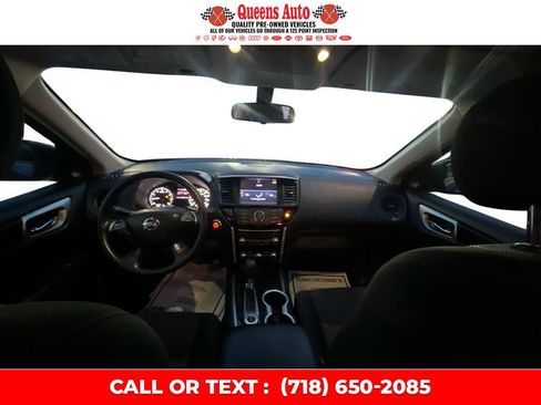 Used 2019 Nissan Pathfinder S image 24