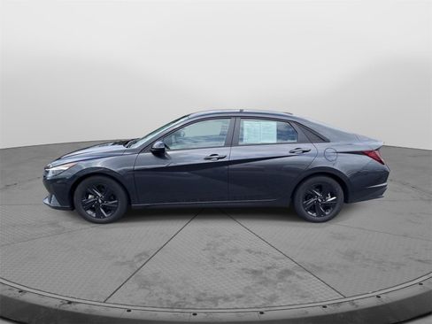 Used 2021 Hyundai Elantra SEL FWD image 17