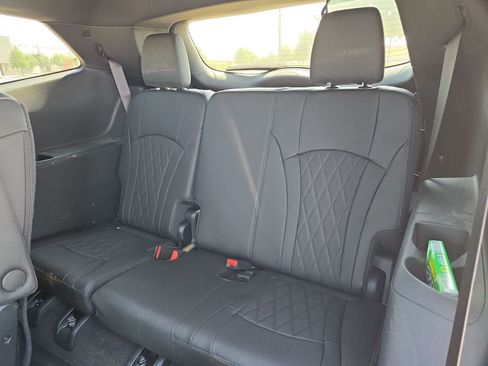 Used 2023 Buick Enclave Avenir w/ Avenir Technology Package AWD/4WD image 37