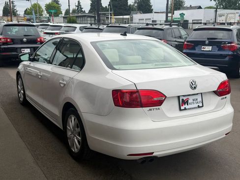 Used 2013 Volkswagen Jetta SE FWD image 5