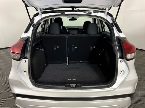 Used 2024 Nissan Kicks SV FWD image 35
