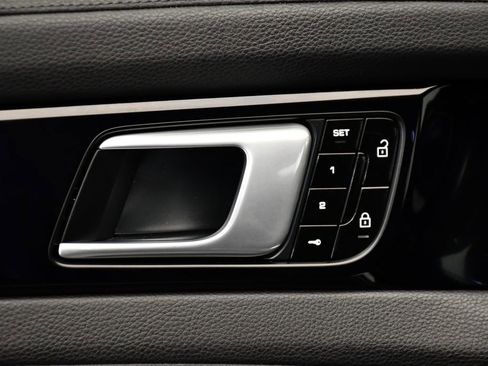 Used 2020 Porsche Panamera 4 image 34