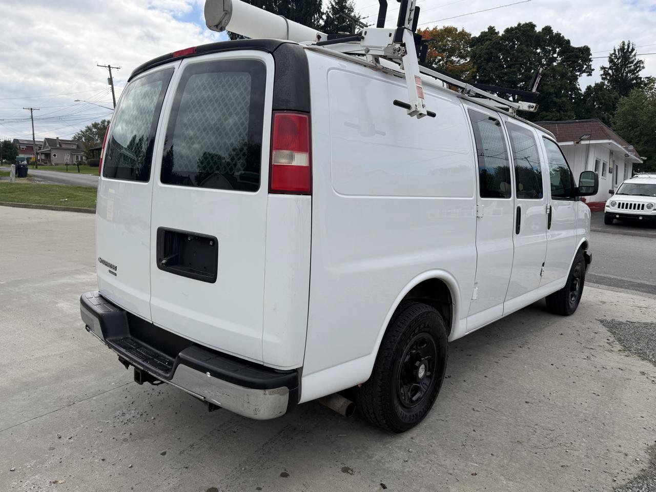 Used 2014 Chevrolet Express 2500 RWD image 5