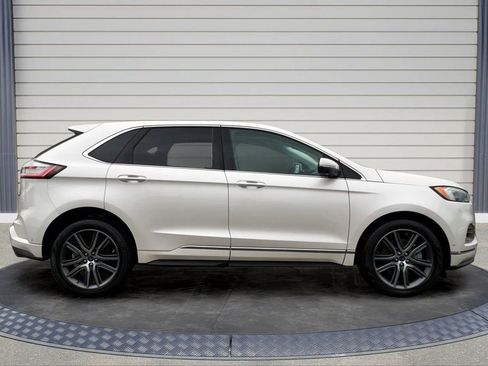 Used 2019 Ford Edge Titanium w/ Equipment Group 301A AWD/4WD image 8