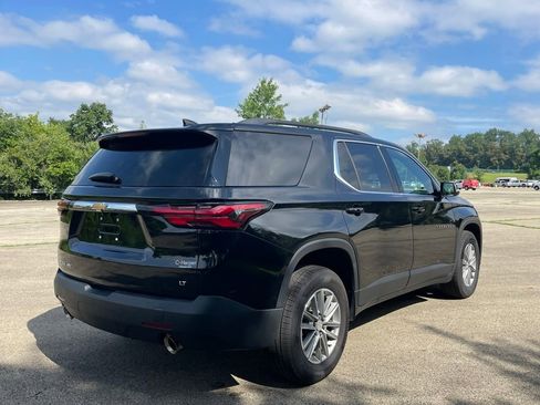 Used 2023 Chevrolet Traverse LT AWD/4WD image 3
