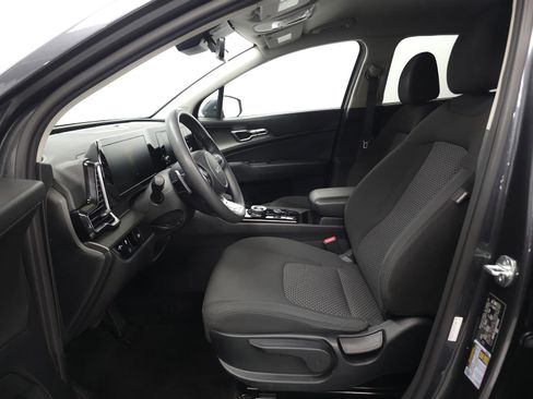 Used 2023 Kia Sportage LX AWD/4WD image 4