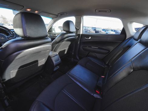Used 2020 Kia Optima S image 31