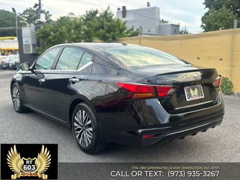 Used 2024 Nissan Altima 2.5 SV FWD image 5