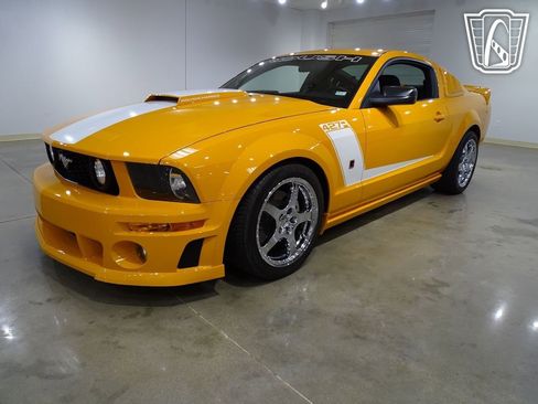 Used 2007 Ford Mustang GT image 2