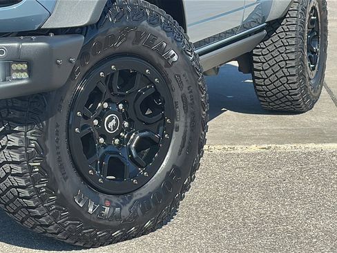 Used 2024 Ford Bronco Wildtrak image 3