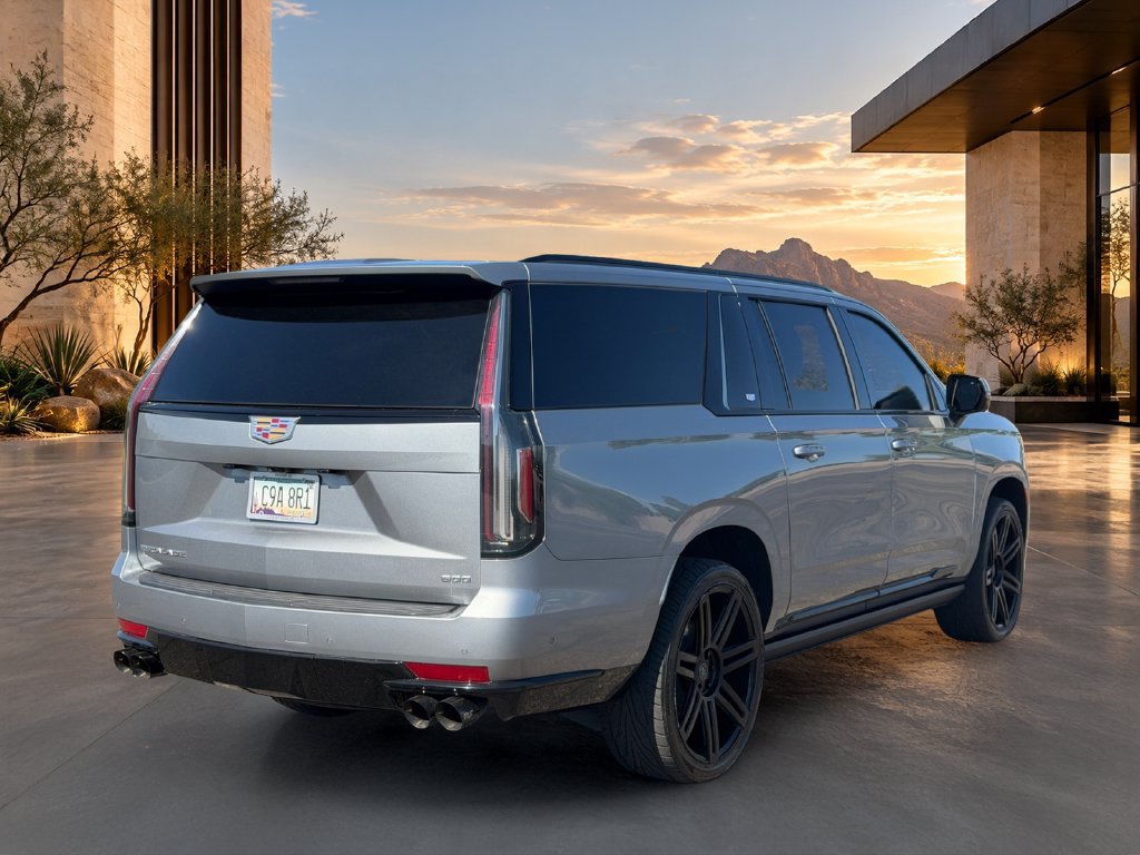 Used 2023 Cadillac Escalade ESV Sport Platinum w/ Heavy-Duty Trailer Package AWD/4WD image 5
