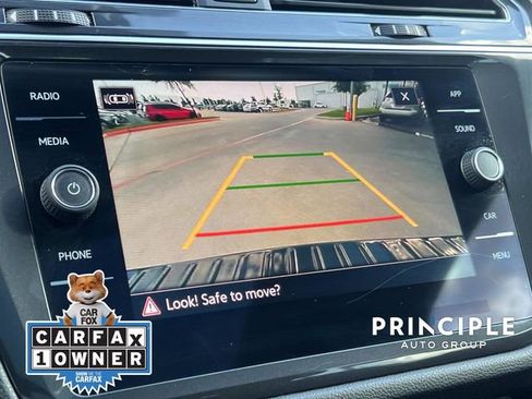Certified 2023 Volkswagen Tiguan SE R-Line FWD image 24