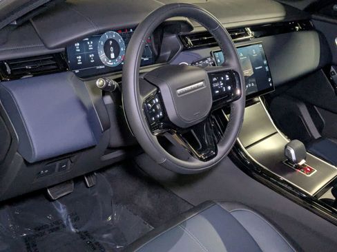 New 2026 Land Rover Range Rover Velar Dynamic SE image 3
