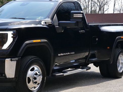 Used 2024 GMC Sierra 3500 SLE w/ SLE Convenience Package image 26