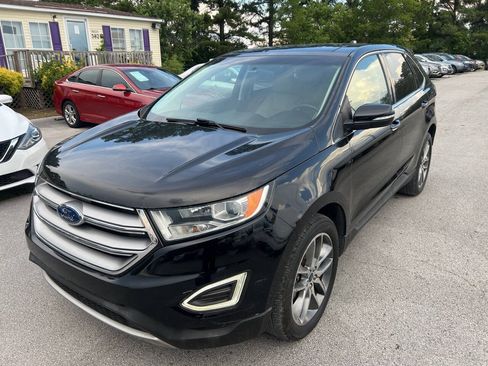 Used 2016 Ford Edge Titanium w/ Equipment Group 301A FWD image 2