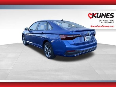 Used 2024 Volkswagen Jetta SE image 10