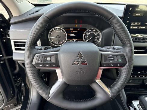 New 2026 Mitsubishi Outlander SE FWD image 39