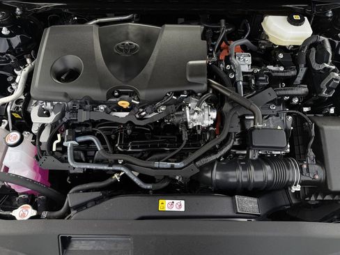 Used 2025 Toyota Camry SE FWD image 30