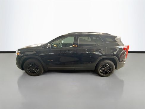 Used 2024 GMC Terrain AT4 image 8