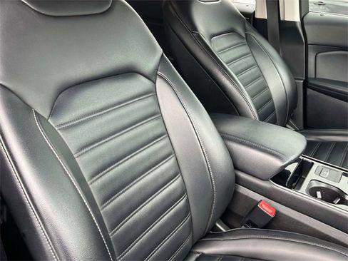 Used 2019 Ford Edge SEL w/ Equipment Group 201A image 26