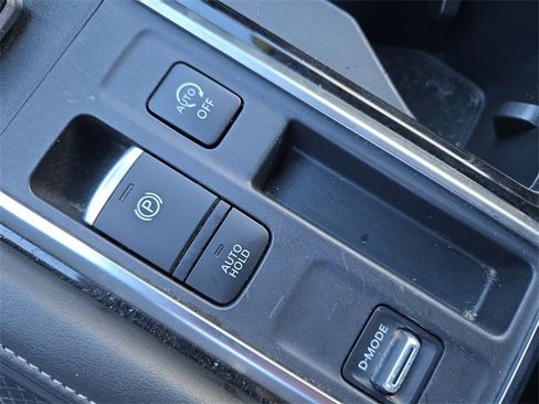 Certified 2025 Nissan Pathfinder SV image 29