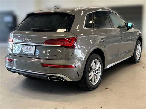 Used 2023 Audi Q5 2.0T Premium w/ Convenience Package image 4