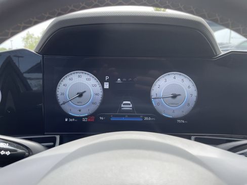Used 2025 Hyundai Elantra SEL w/ Cargo Package FWD image 26