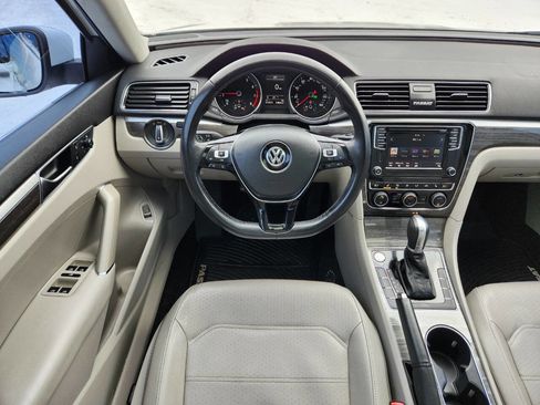 Used 2018 Volkswagen Passat 2.0T SE image 15