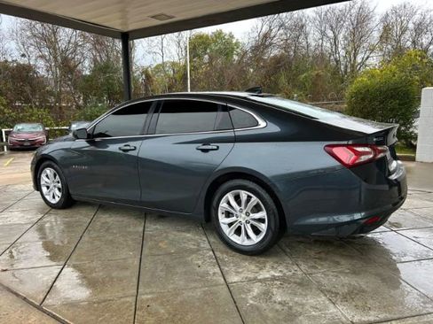 Used 2021 Chevrolet Malibu LT image 2