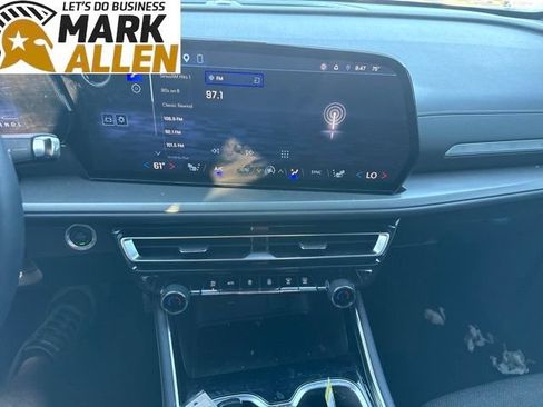 Used 2024 Chevrolet Traverse LS FWD image 11
