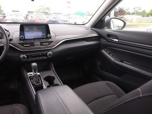Certified 2025 Nissan Altima 2.5 SV FWD image 25