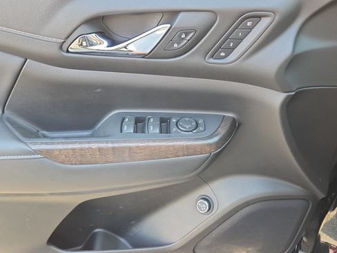 Used 2023 GMC Acadia Denali w/ Black Diamond Edition FWD image 29
