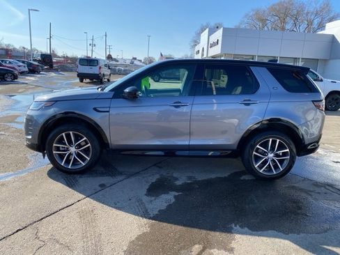 Used 2025 Land Rover Discovery Sport Dynamic SE image 9
