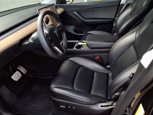 Used 2022 Tesla Model Y Performance image 14