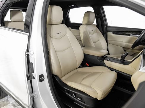 Used 2017 Cadillac XT5 FWD w/ LPO, Wheel Lock Package image 34