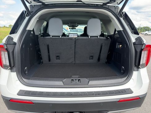 New 2026 Ford Explorer Active w/ Active Comfort Package RWD image 29