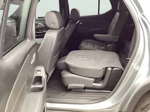 Used 2023 Chevrolet Traverse LT w/ LT Premium Package AWD/4WD image 19