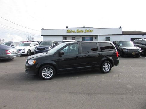 Used 2015 Dodge Grand Caravan SXT image 1