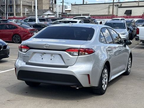 Used 2025 Toyota Corolla LE FWD image 4