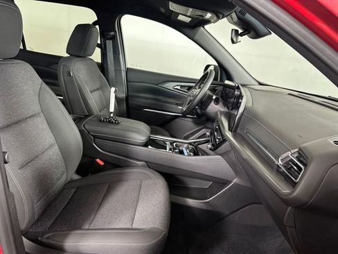 Used 2024 Chevrolet Traverse LT w/ Trailering Package image 26