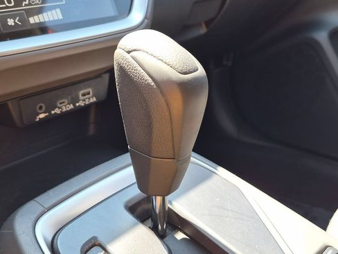 Used 2025 Subaru Crosstrek 2.5i Premium AWD/4WD image 19